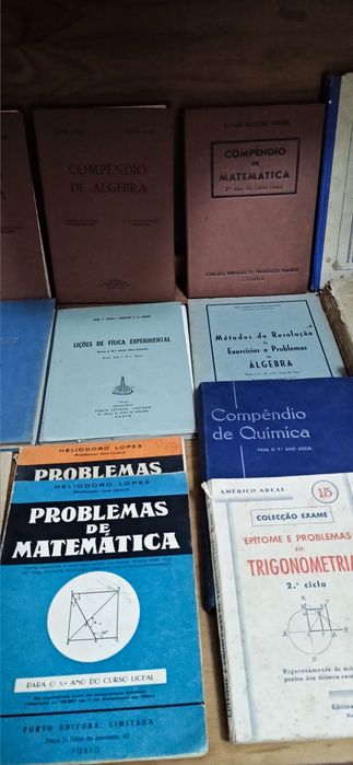 Lote 22 livros antigos Matemática Desenho Álgebra Geometria