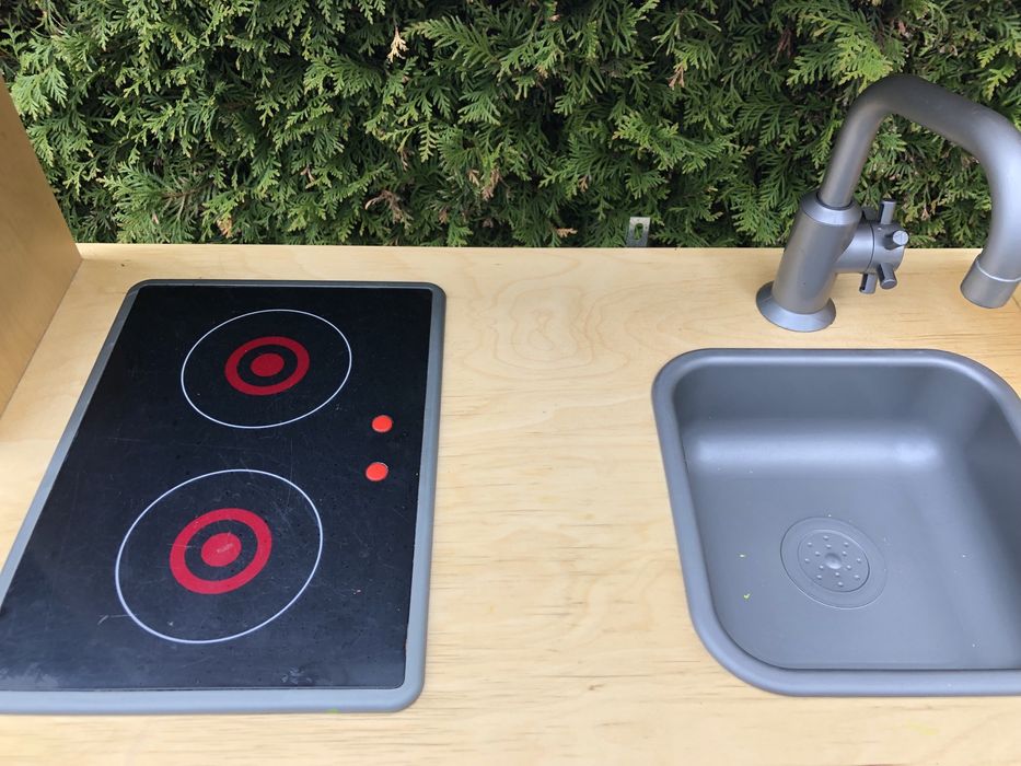 Kuchnia dla dzieci Ikea kuchenka z akcesoriami garnki kubki do zabawy