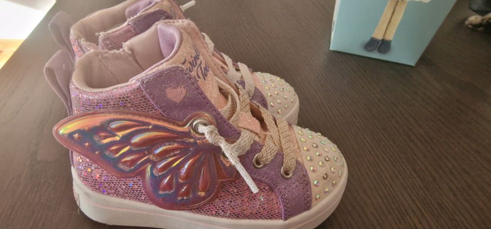 Sapatilhas sketchers borboleta menina