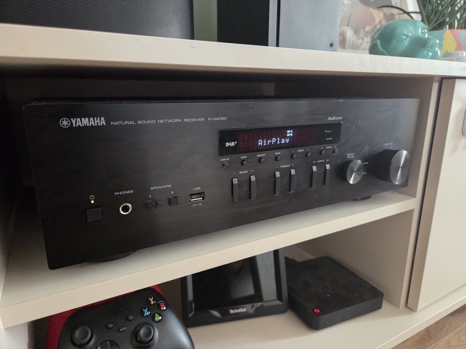 Amplituner Yamaha R-N402D