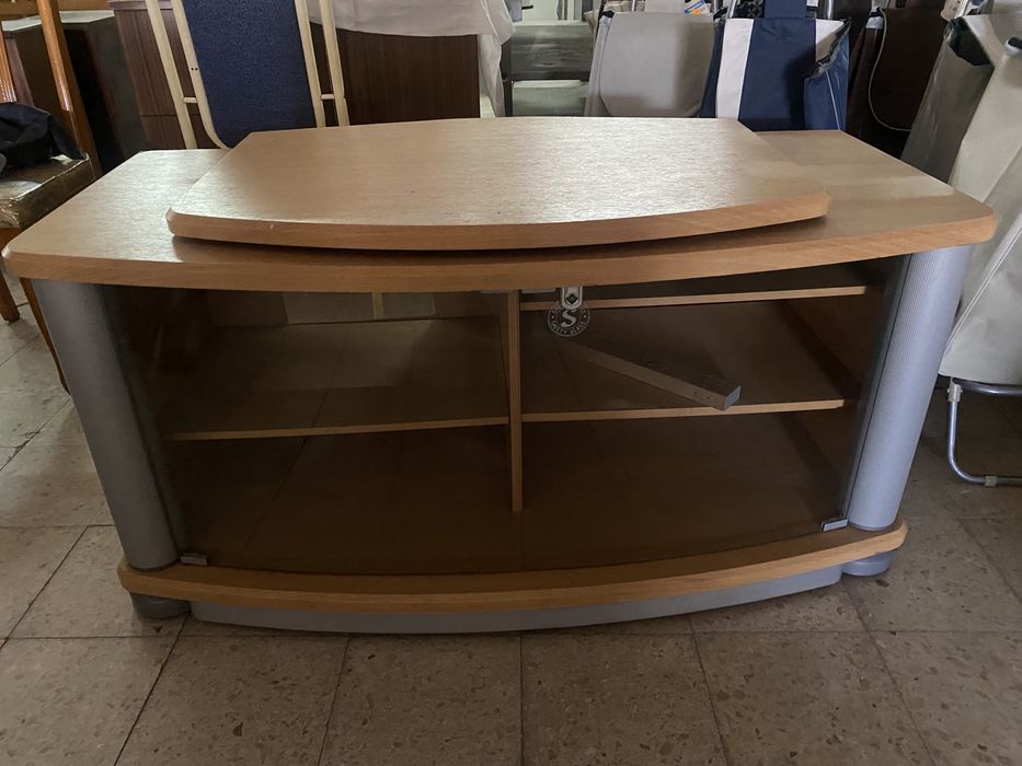 Vários artigos de móveis ver fotos.