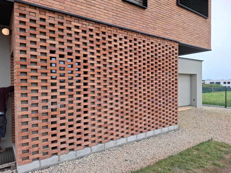 Murowanie ogrodzeń, kominów i elewacji z klinkieru cegly i kamienia