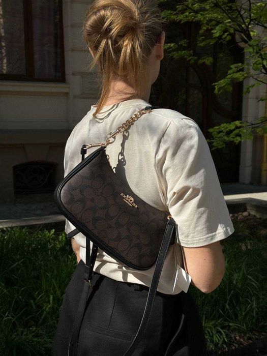 Coach Teri Shoulder Bag In Signature Canvas