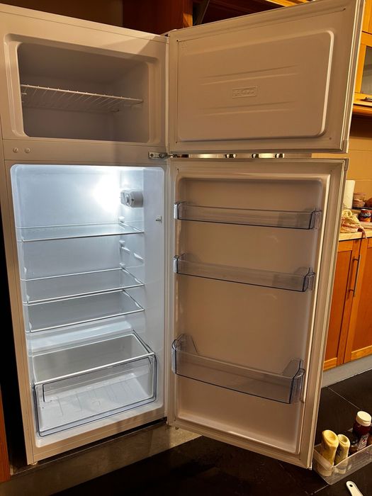 Frigorifico praticamente (NOVO) *