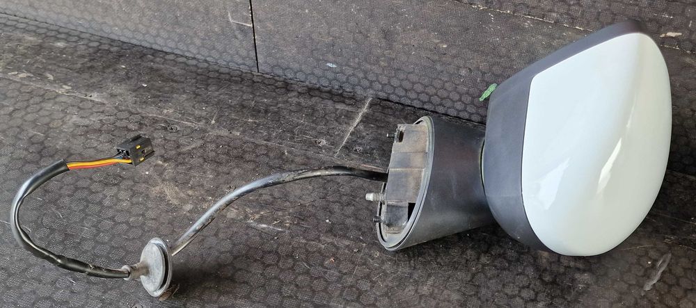 Lusterko zewnętrzne lewe 5 PIN Opel Meriva B Z474