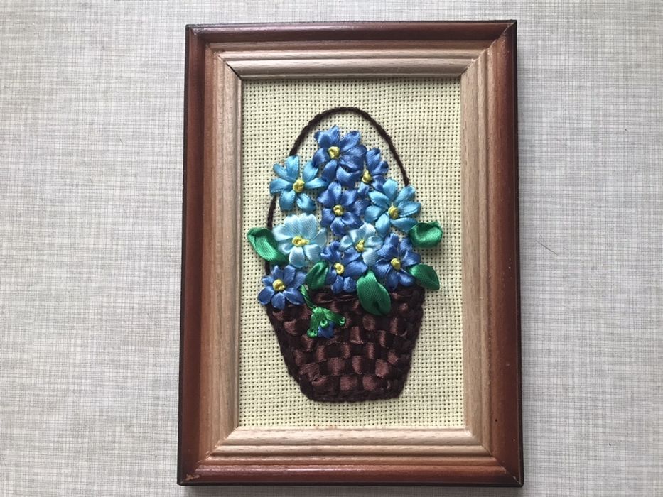 Картини вишиті лєнтами