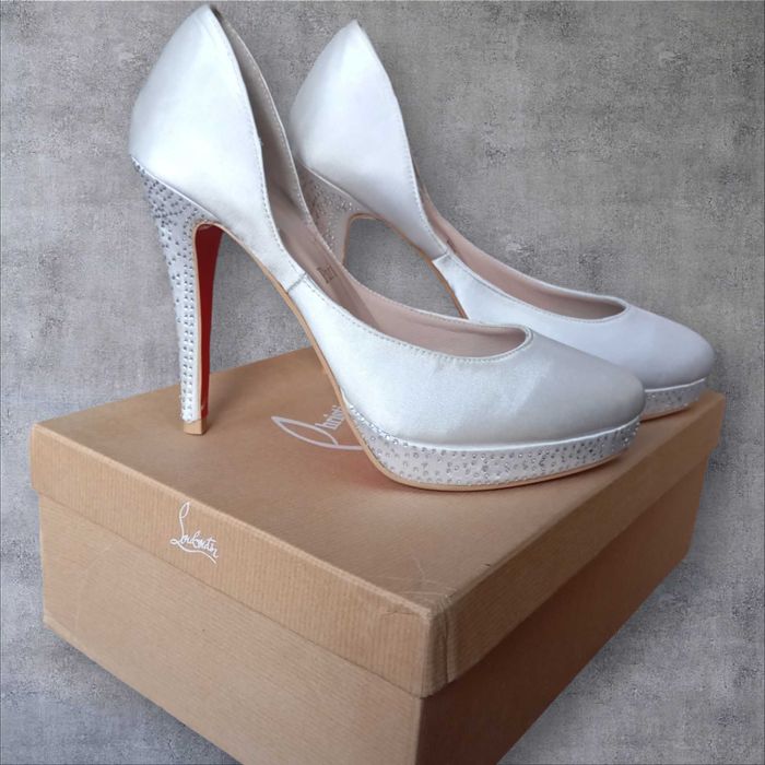 Szpilki ślubne Louboutin satyna dżety 25,5 rozm 40