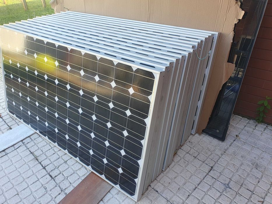 13 Painéis Fotovoltaicos com inversor SMA SUNNY BOY