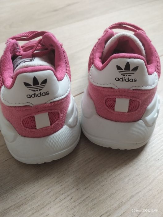Adidasy  dla dziewczynki r. 23,5