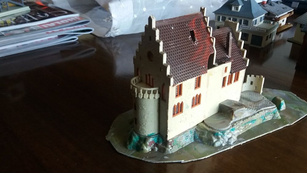 #01722 - 1 Castelo antigo em ruínas - Comboios Escala N