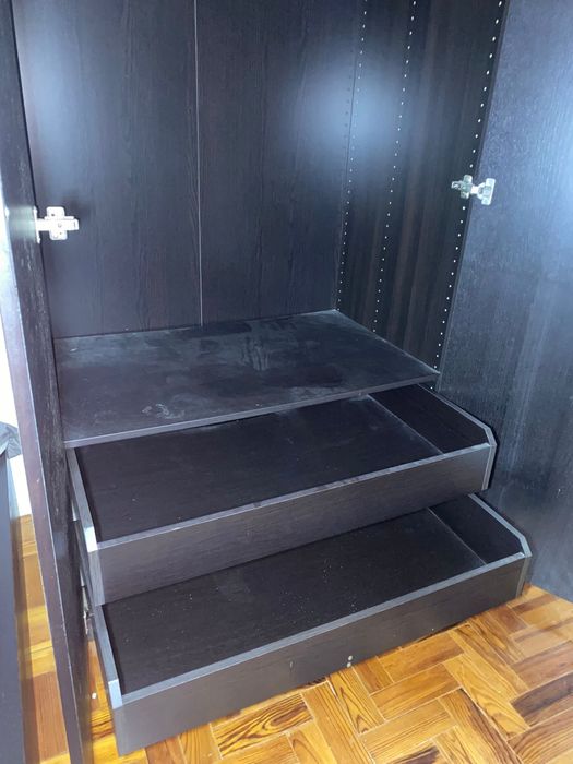 Armário/Roupeiro Preto