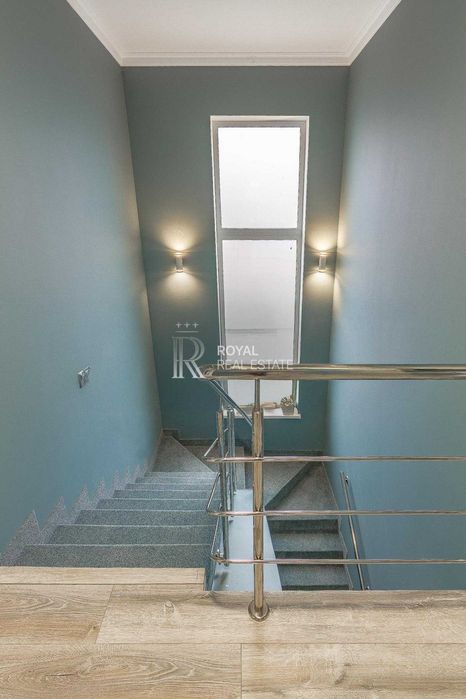 Продаж Будинок Гатне вул. Янчука 144 м² 4 кімнати 3 спальні Тераса Меблі Техніка Готовий до проживання Метро Теремки