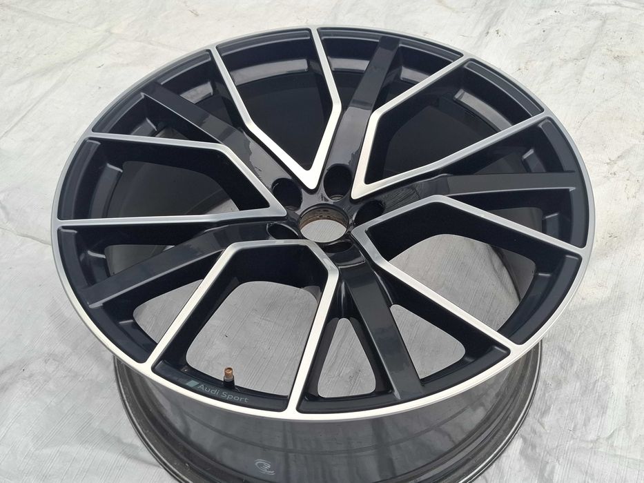 felga aluminiowa audi q7 sq7 q8 sq8 s-line audi sport 22 4m8.601.025.q