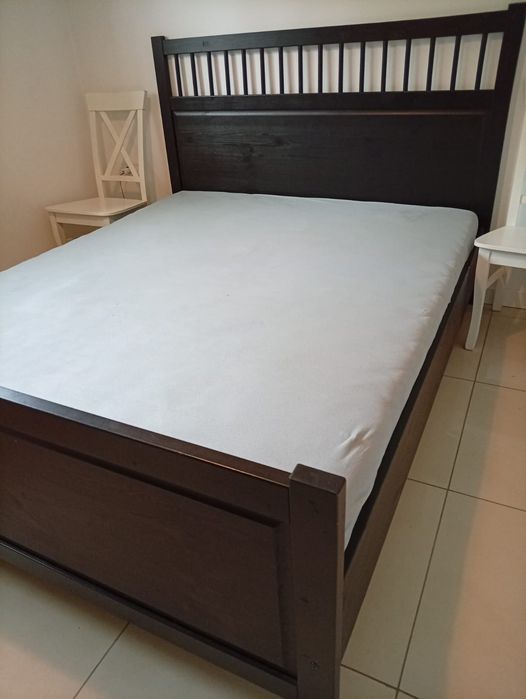 Meble drewniane łóżko + komoda