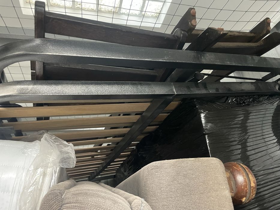 2 camas individuais com colchões