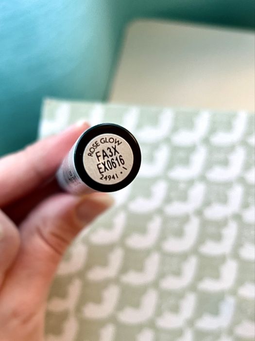 Batom rosa Oriflame Power Shine Satin