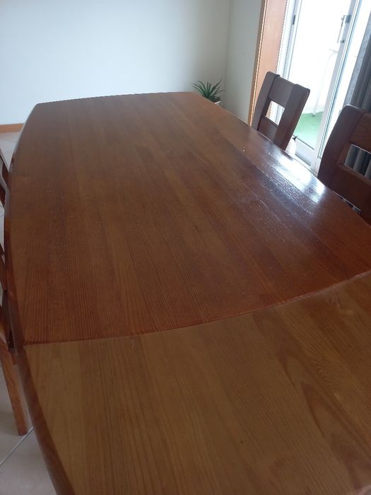 Mesa e 6 cadeiras