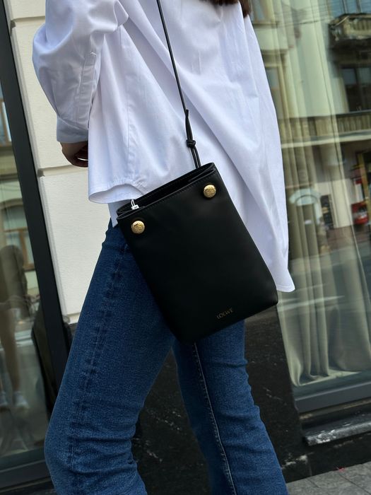 Сумка Loewe Pebble Pouch in Smooth Calfskin Black