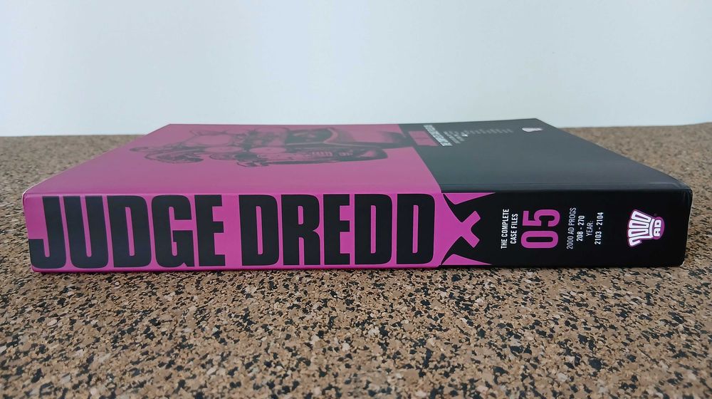 BD - Judge Dredd: The Complete Case Files 05