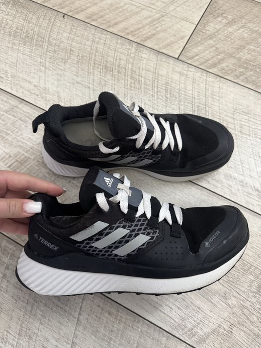 Adidas Terrex Gore - Tex ( 37.1/3 p )  23.5 cm