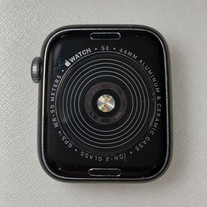 Apple Watch SE 44 MM • Space Gray