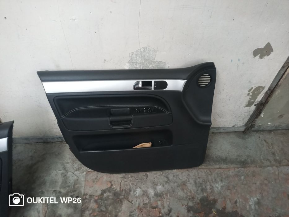 Комплект для перетяжки дверних карт Volkswagen Touareg 1