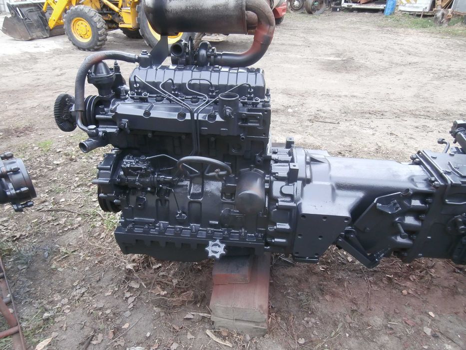 silnik skrzynia biegów tylni most przedni napęd Case New Holland