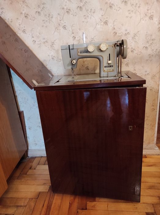 Швейная машина Чайка 111