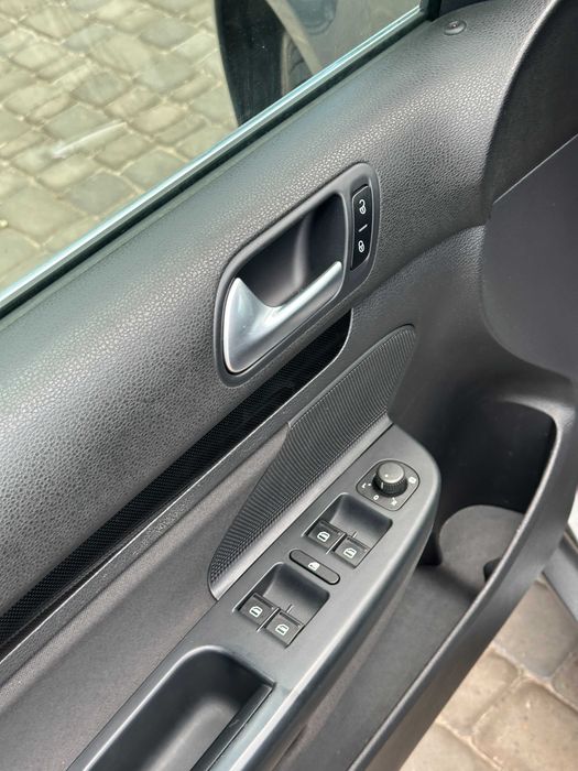 Продам Volkswagen Golf 2013 рік можлива розстрочка,кредит,обмін!