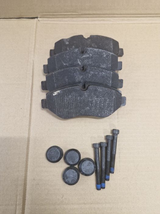 Iveco Deily. Hamulce przód. Nowe klocki. Iveco