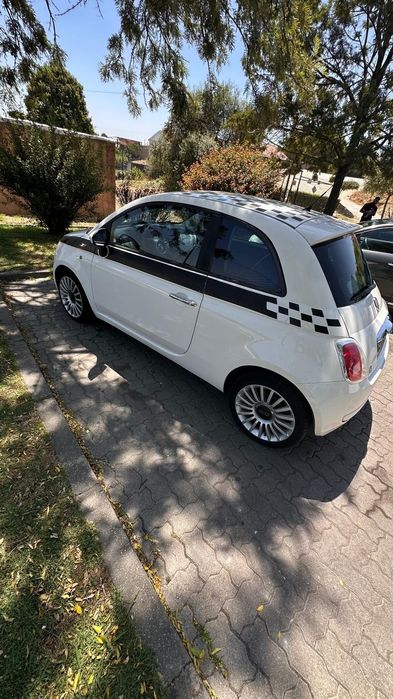 Vendo um carro fiat 500