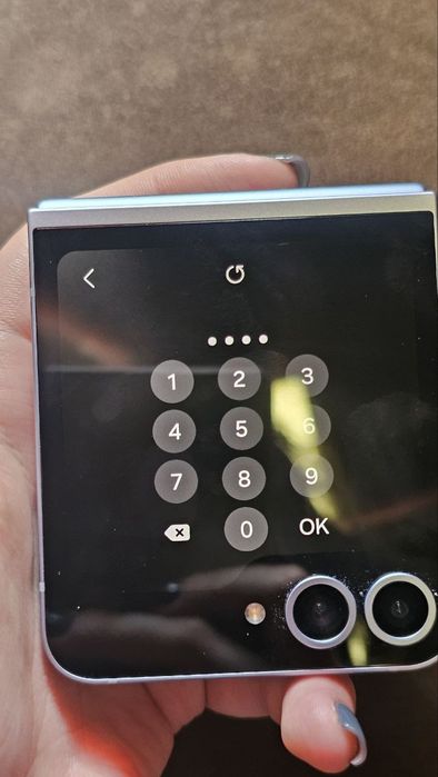 ТЕРМІНОВО самсунг фліп 6 12/512 + рік гарантії