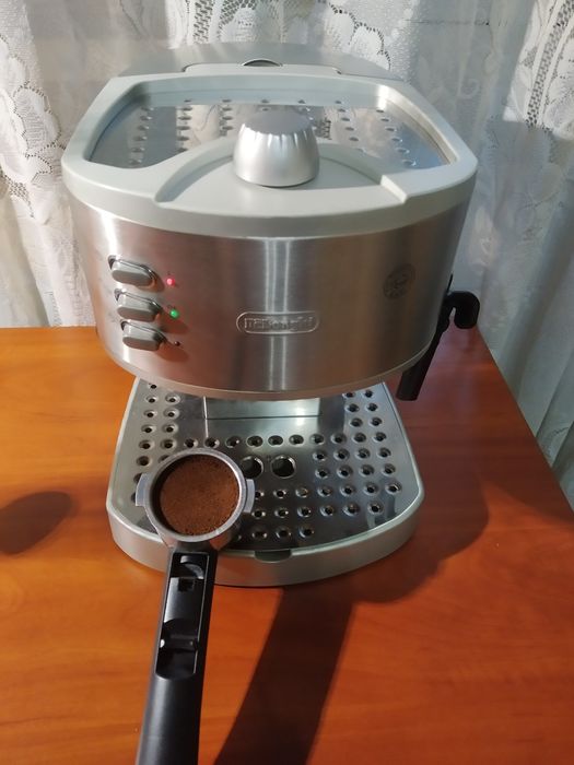 Кофеварка эспрессо рожковая
Delonghi EC330S