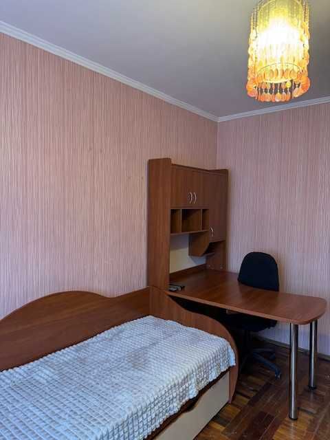 Сдам 3к.кв метро "Студенческая", с/м "Класс"