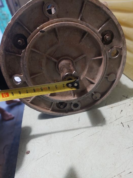 Продам електродвигун 2.8 кв 380 в