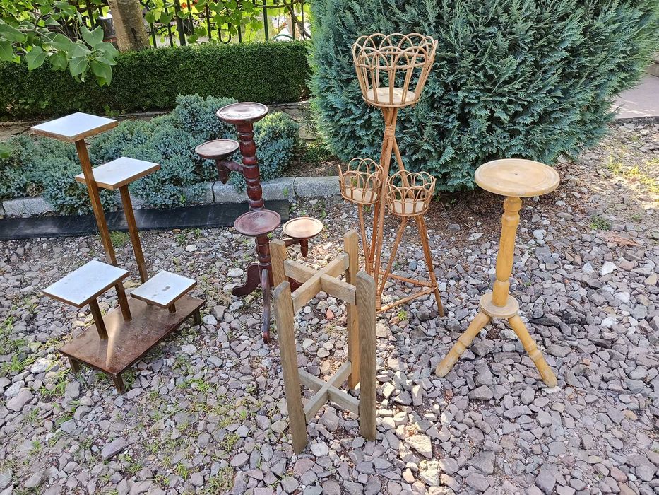 stylowy kwietnik drewniany, wiklinowy; vintage PRL, art - deco