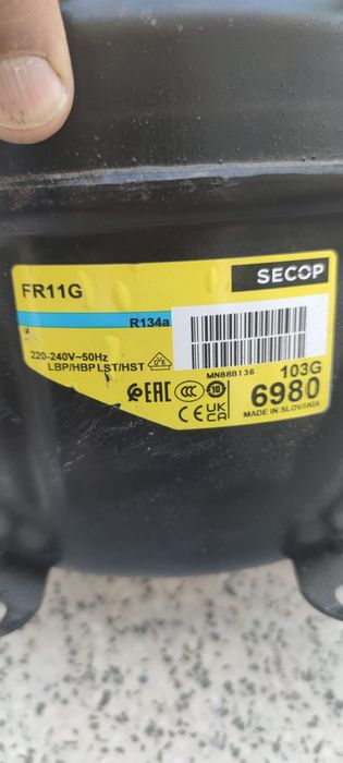 Motor compressor para vitrine frigorífica