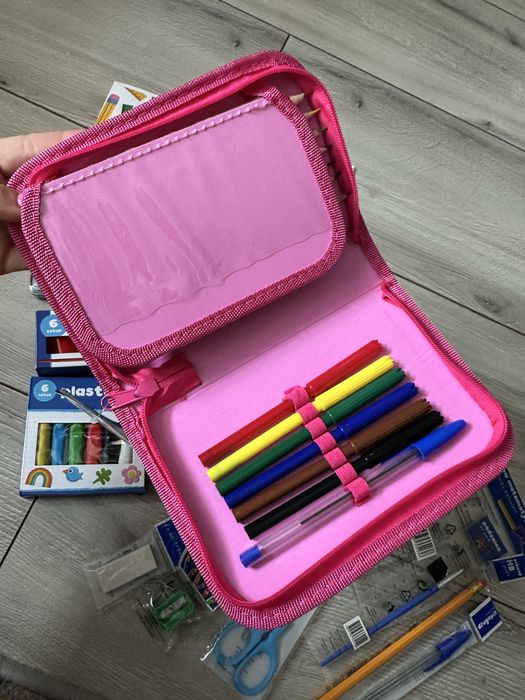 Full zestaw wyprawka do szkoły , zerówki. Piórnik, farby, kredki itd