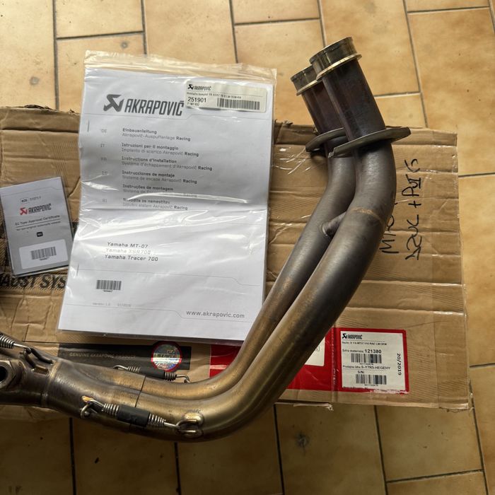 Escape Akrapovic Titanium Carbono c/ Gravação a Laser MT07 Euro4