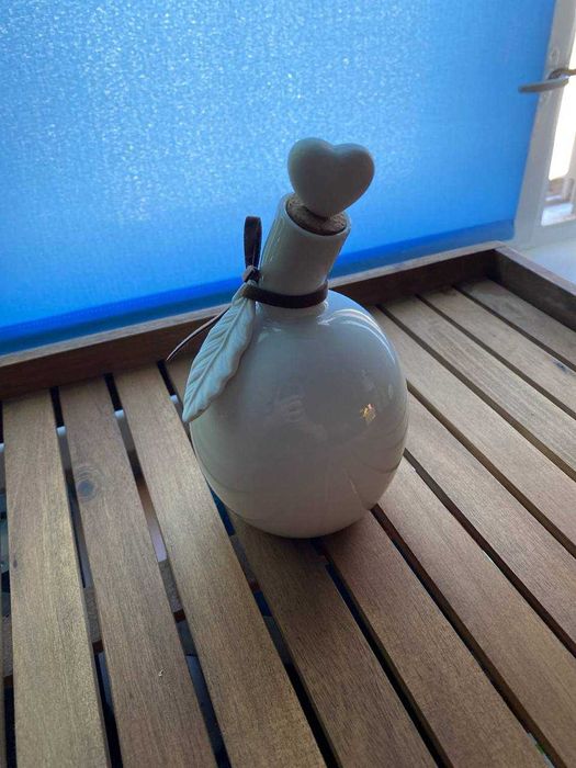 Бутылка выполненная из керамики с пробкой в форме сердца claraluna