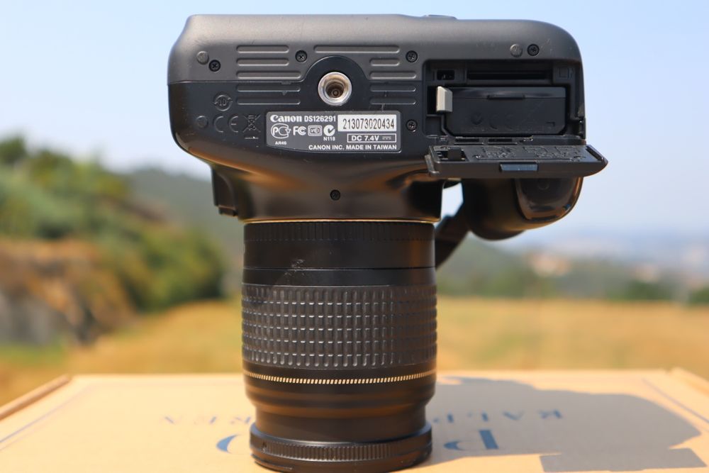 Canon EOS 1100D + EF 28-80mm