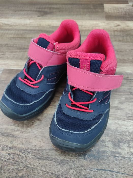 Buty turystyczne dla dzieci Quechua NH100.  Decathlon 29.