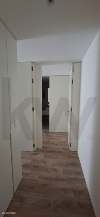 Arrendamento - T2 novo com terraço em Paranhos, Porto