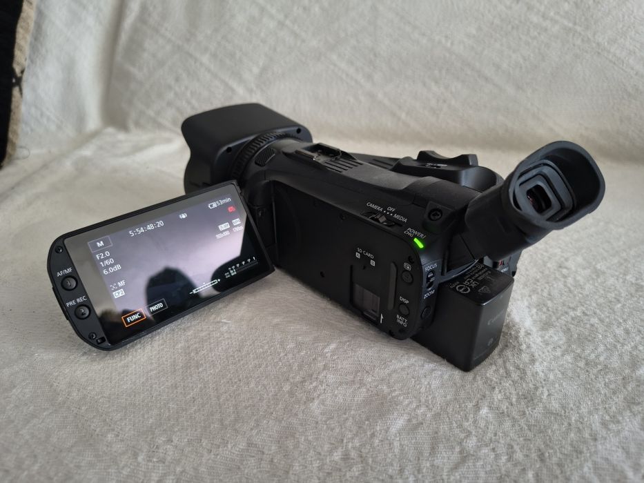 Câmara de Vídeo Canon 4K UHD Vixia HF G70
