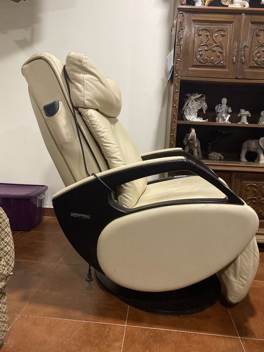 Cadeira de massagens com comando