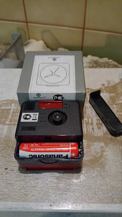 Budzik Perfect klasyczny