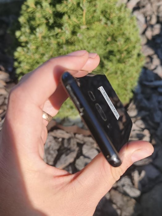 Samsung Galaxy S8 4/64 ГБ — чорний