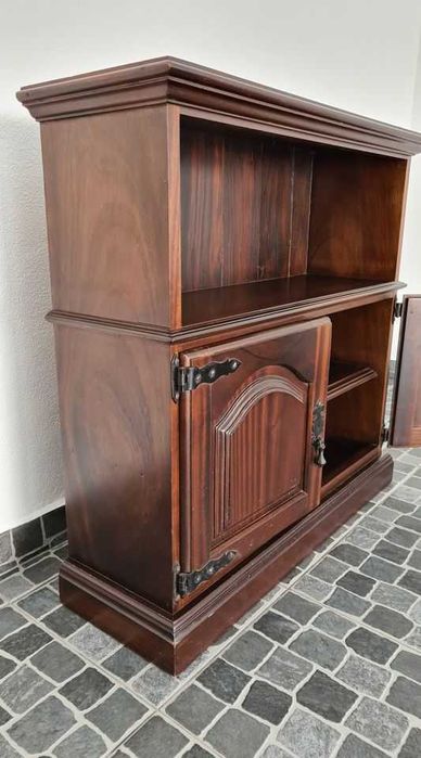 Móvel rústico estilo Conventual