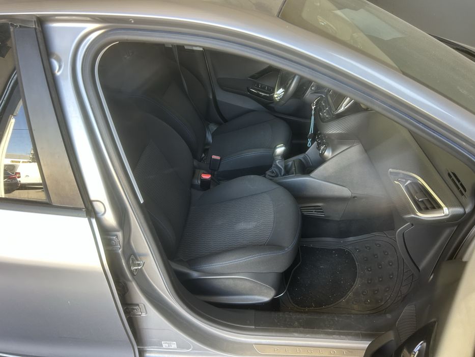Peugeot 208 1.2 puretech Signature  de 2019