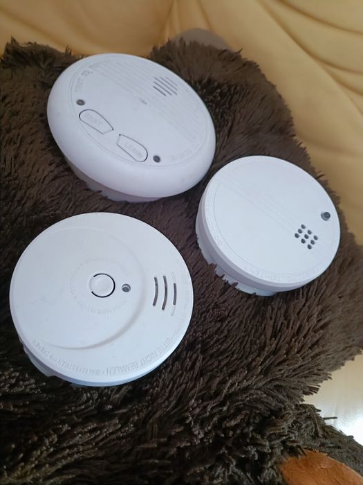 Czujnik dymu z alarmem